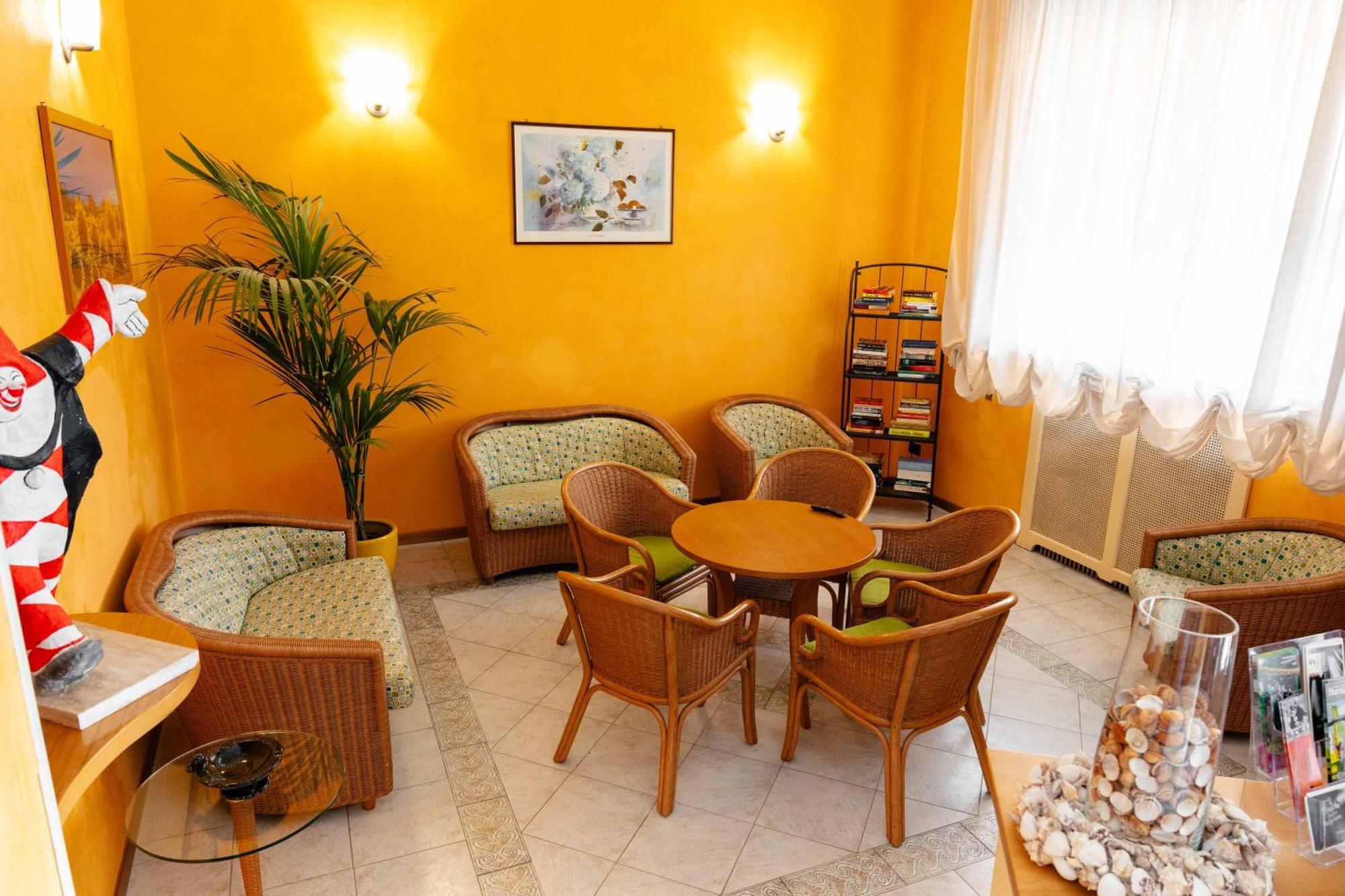 Hotel Pardini เวียเรจโจ ภายนอก รูปภาพ