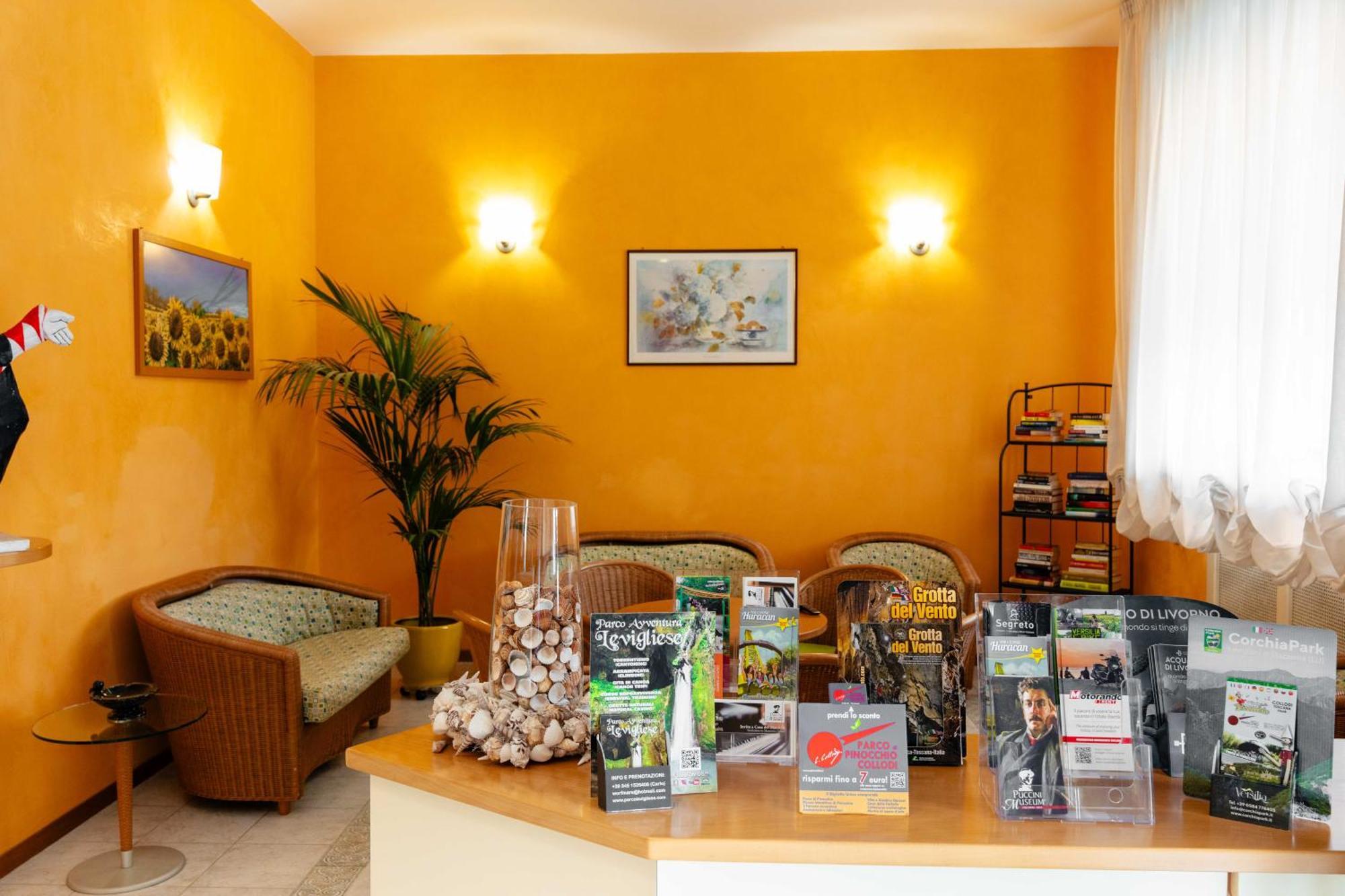 Hotel Pardini เวียเรจโจ ภายนอก รูปภาพ