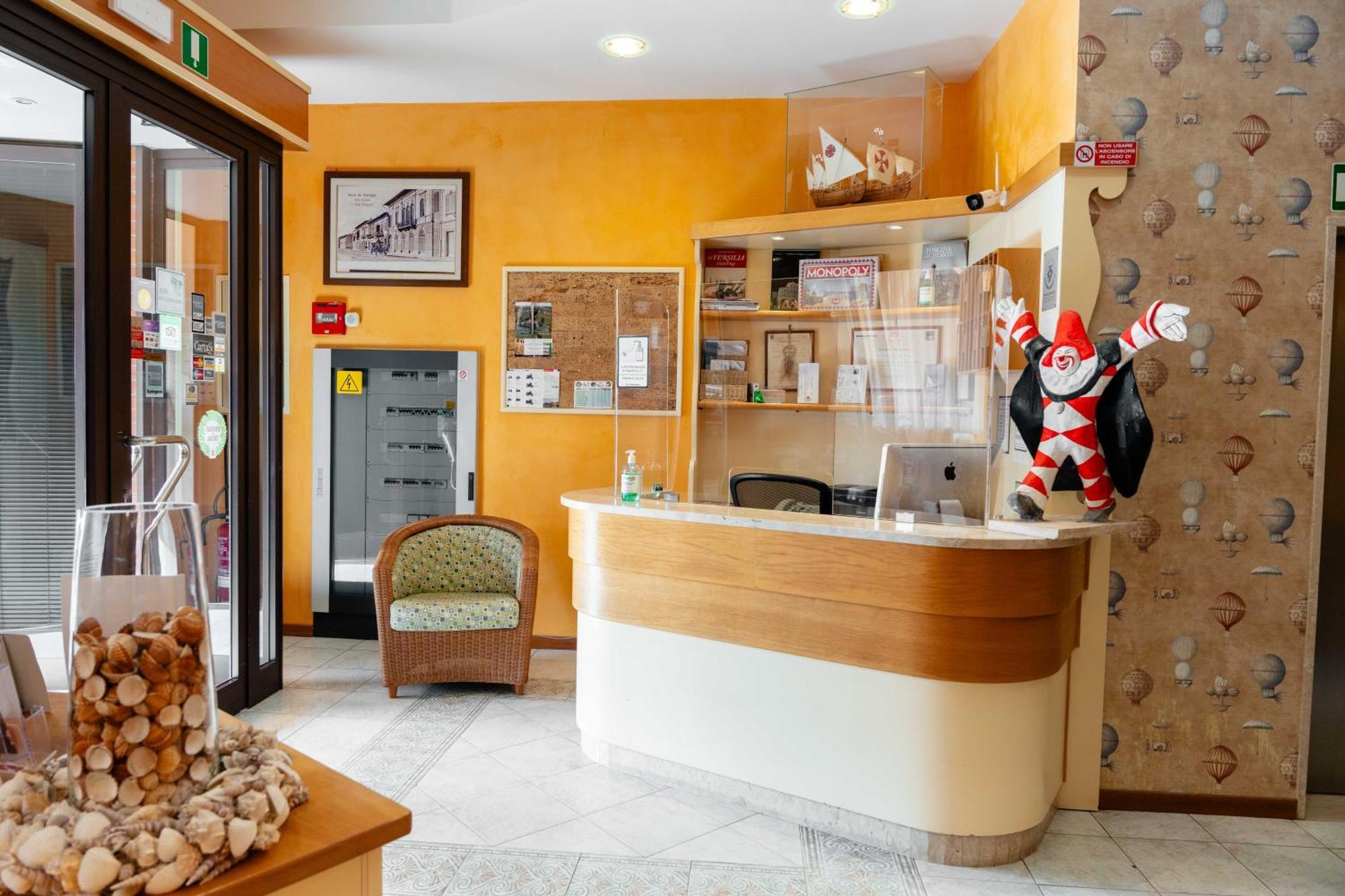 Hotel Pardini เวียเรจโจ ภายนอก รูปภาพ