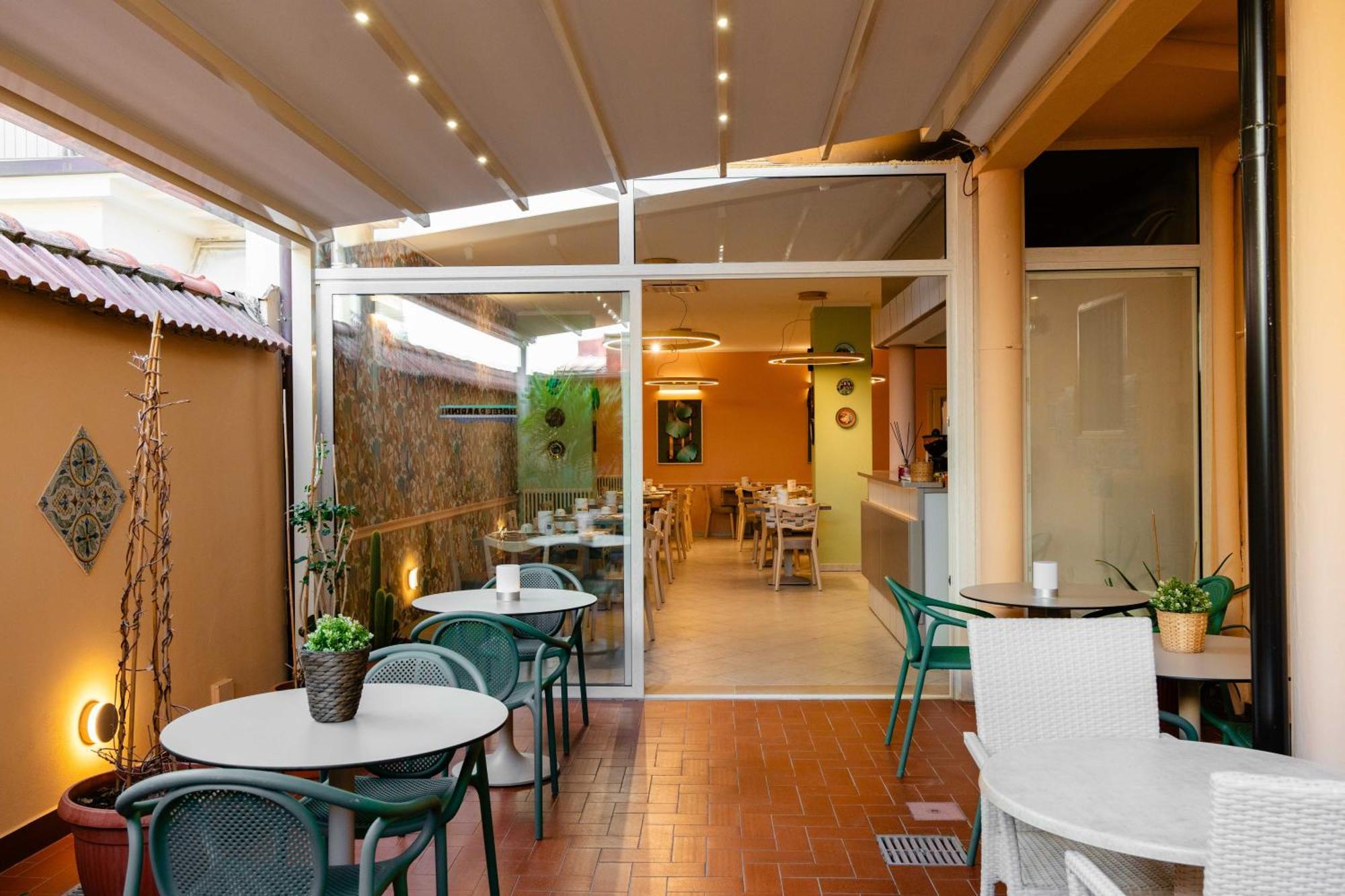 Hotel Pardini เวียเรจโจ ภายนอก รูปภาพ