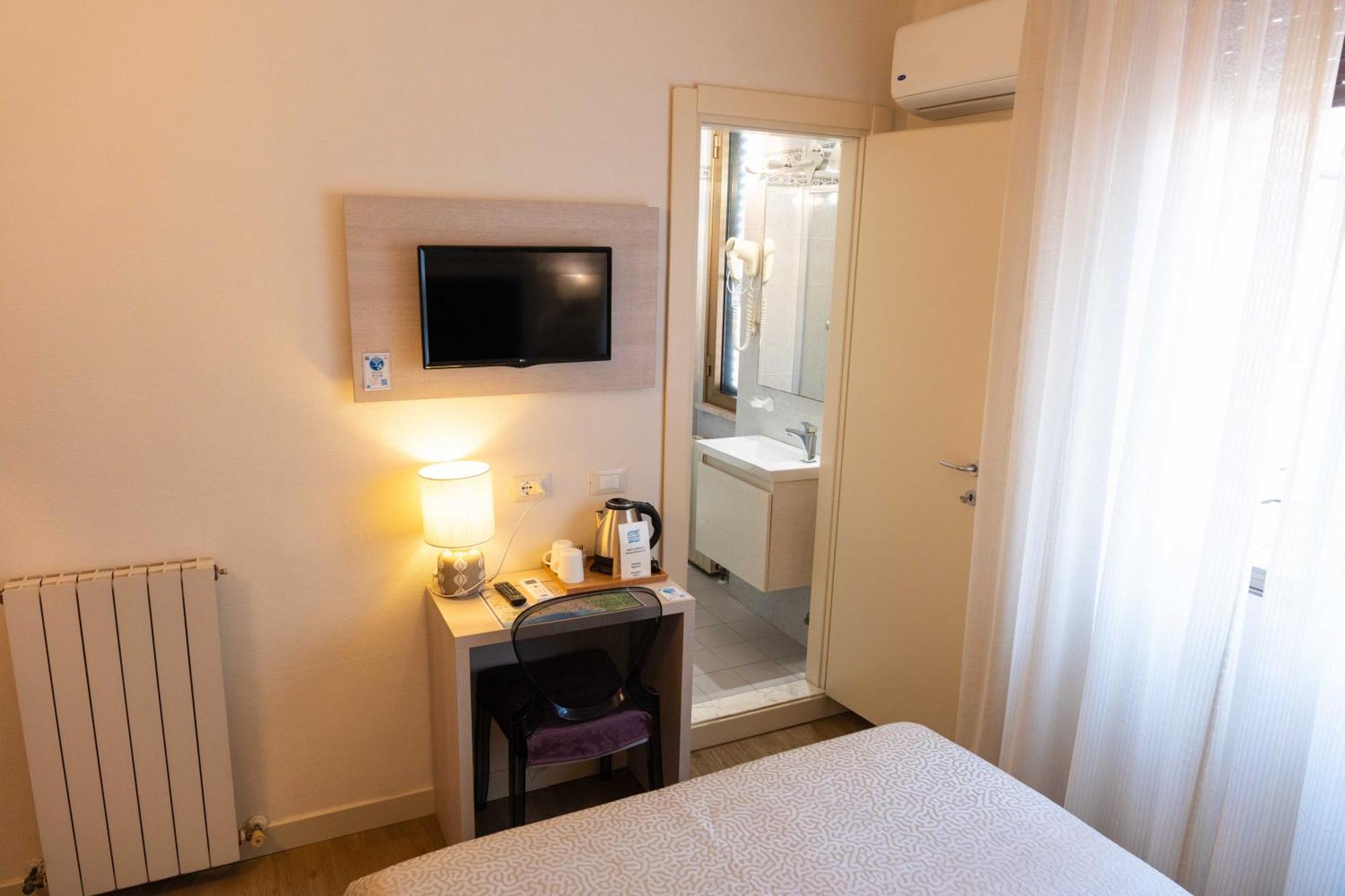 Hotel Pardini เวียเรจโจ ภายนอก รูปภาพ