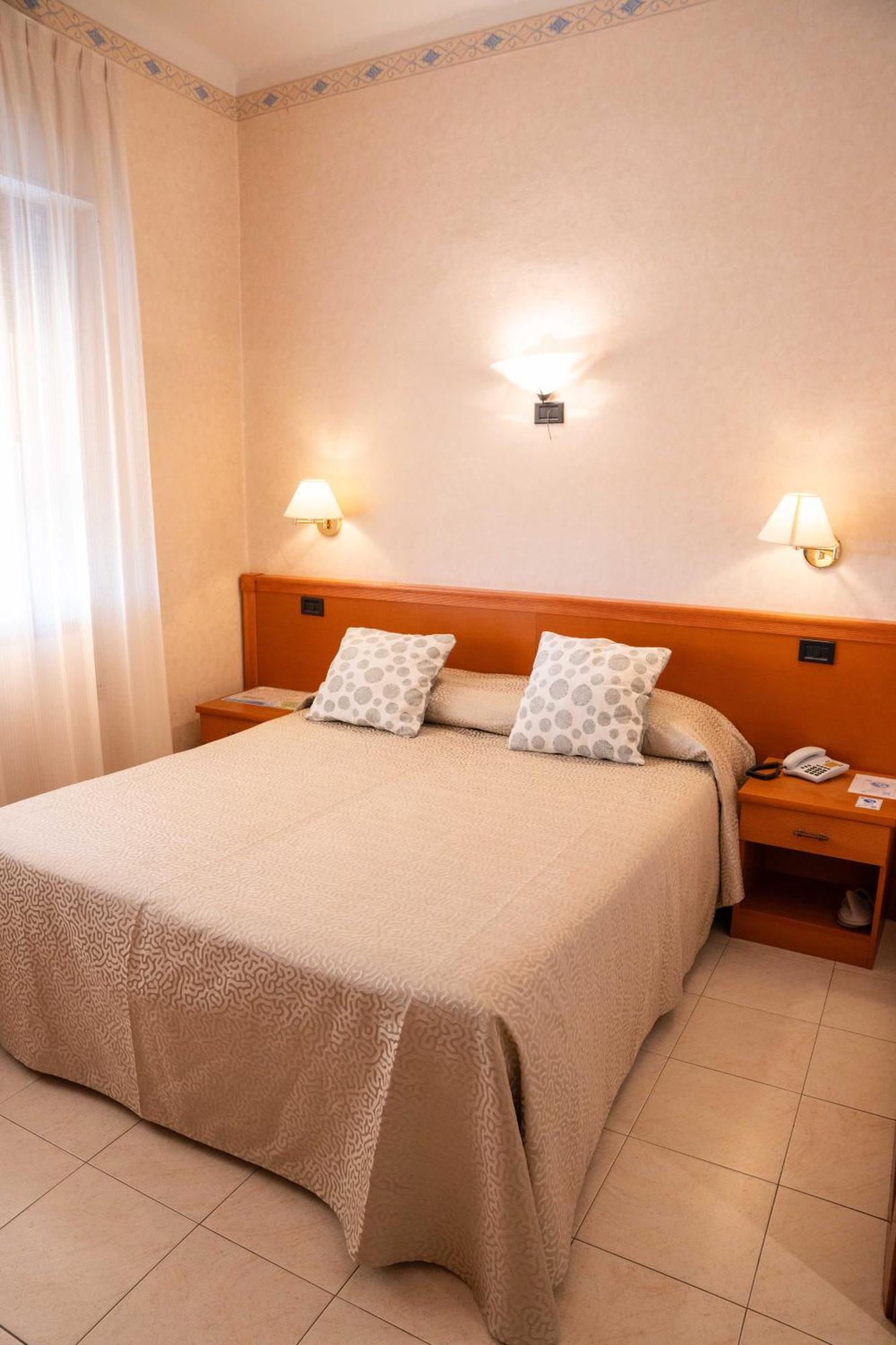 Hotel Pardini เวียเรจโจ ภายนอก รูปภาพ