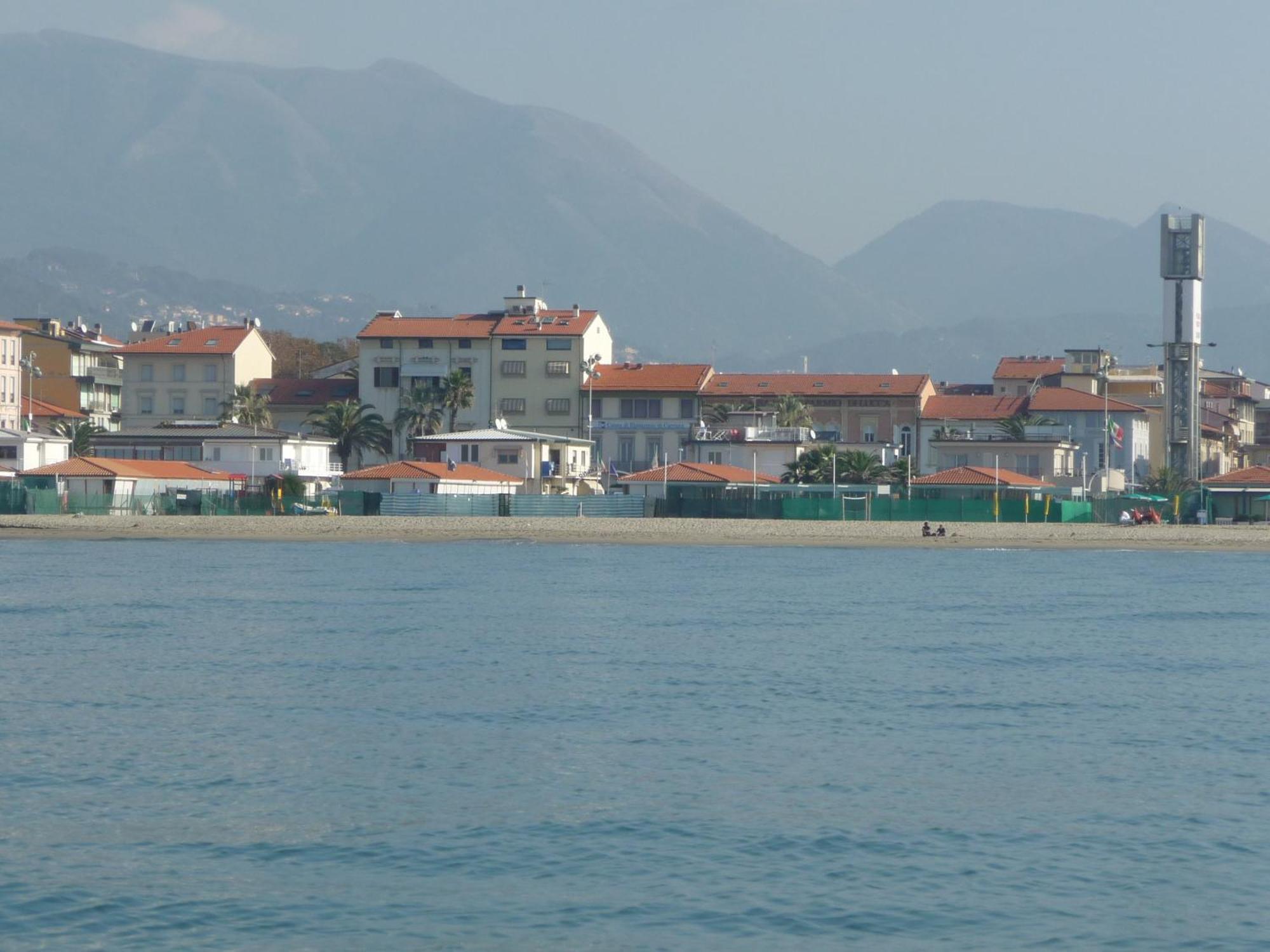 Hotel Pardini เวียเรจโจ ภายนอก รูปภาพ